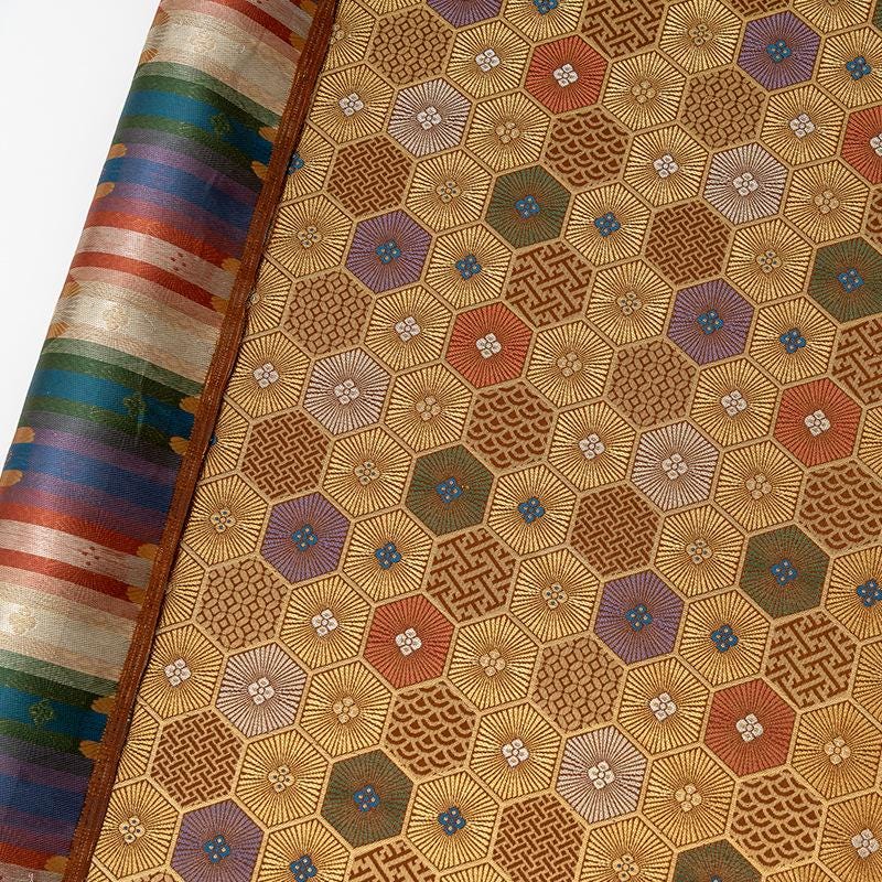 Tissu brocart japonais Nishijin : Damas de soie jacquard or à motif écaille de tortue