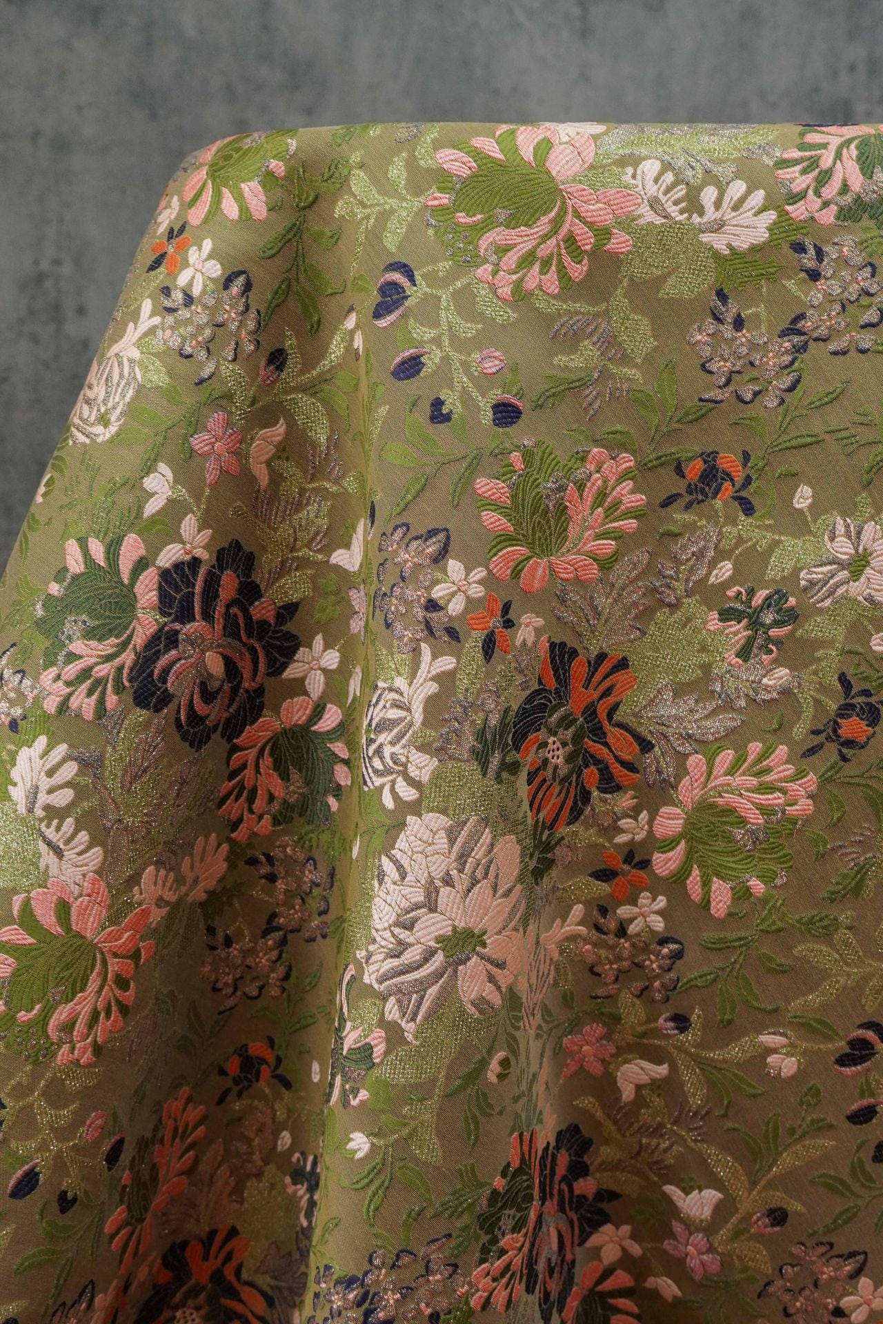 Woven Jacquard Floral Fabric: Vintage Style Brocade Textile (59")