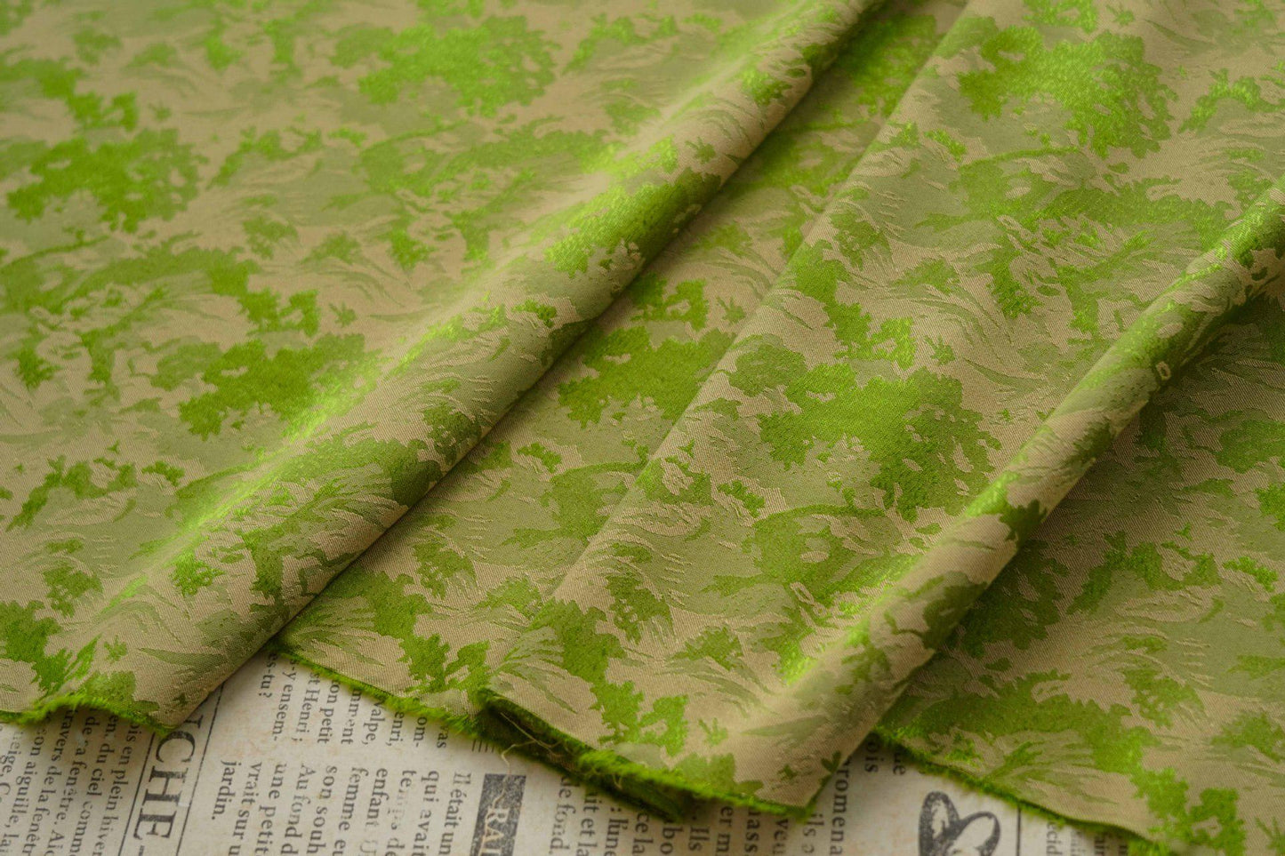 Tissu jacquard Green Wave : ameublement gaufré, costumes et literie (150 cm de large)