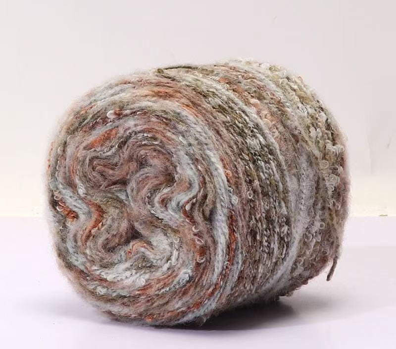 Fil de soie mohair teint à la main : Laine à tricoter dégradée arc-en-ciel (50 g/100 m)