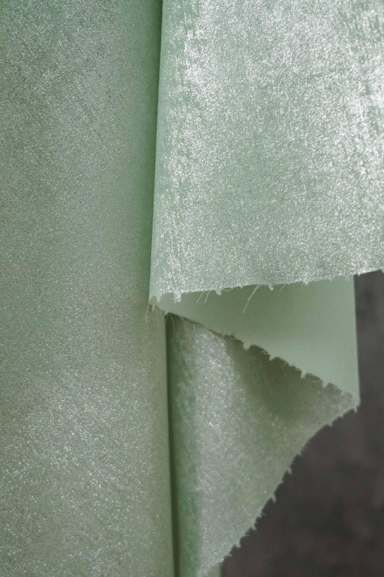 Tissu mousseline jacquard or métallisé ��" Matière fluide et ample