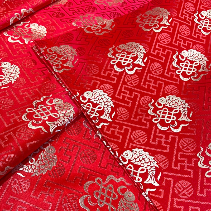 Tissu brocart de soie rouge « Poisson porte-bonheur » de Chine : largeur 150 cm, pour l’ameublement et la couture