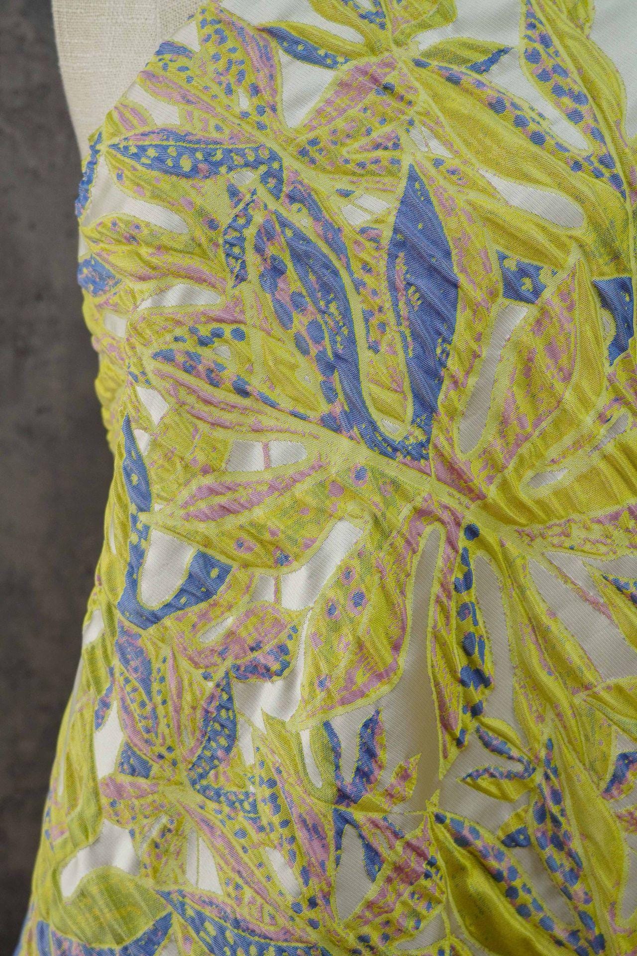 3D Abstract Floral Jacquard Fabric ��� Artistic Embossed Oil���Painting Style"Wide