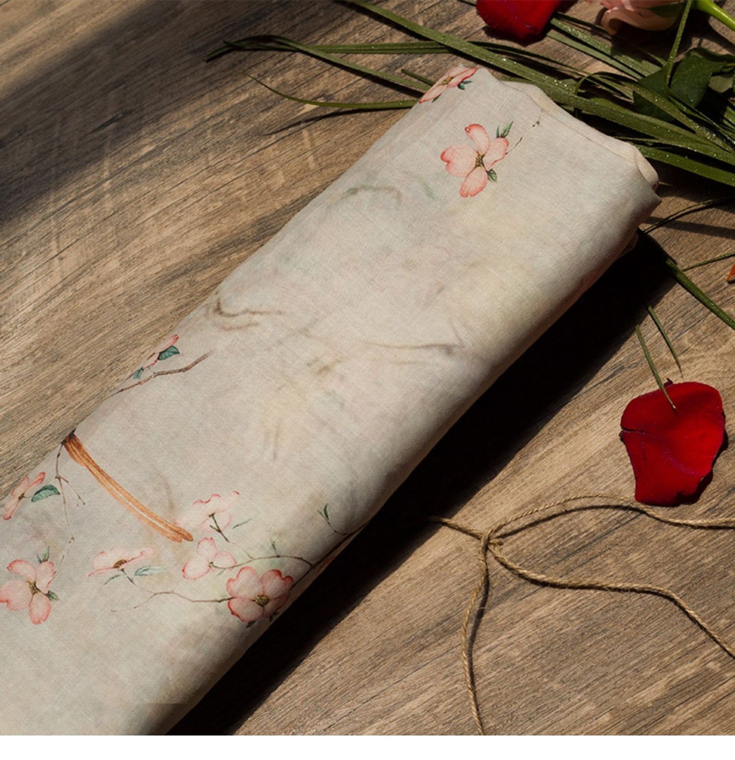 Tissu ramie au mètre : imprimé floral et oiseaux, textile doux et respirant
