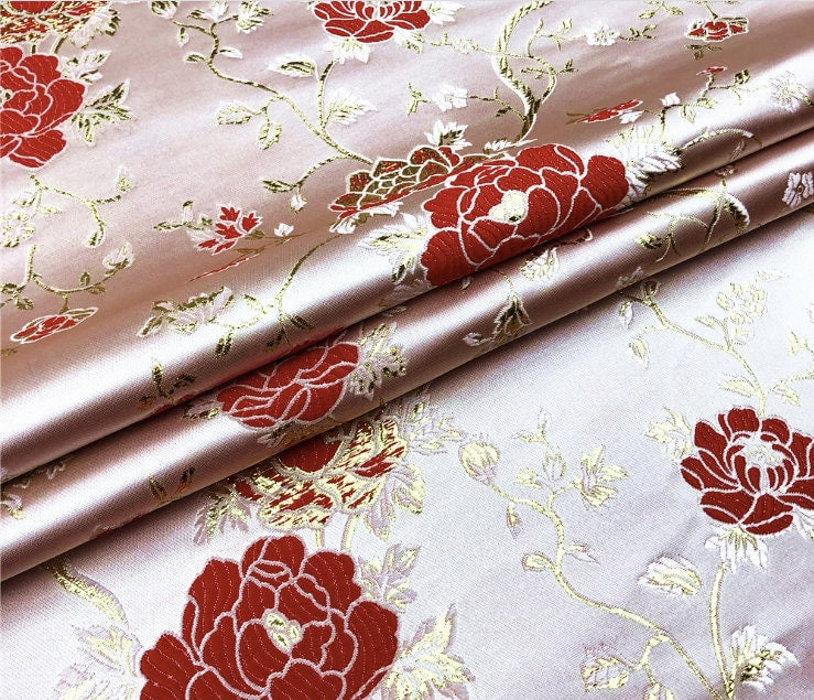 Tissu brocart satiné pivoine : fil doré métallisé, 150 cm de large