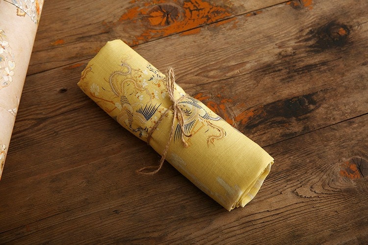 Tissu ramie imprimé Dragon Phénix Jaune : 145 cm de large