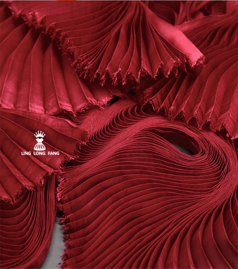 Tissu plissé en mousseline blanche, vêtements et décoration de mariage