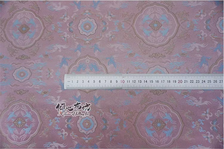 Tissu brocart à fleurs zen roses : largeur 147 cm (58 po), tissu pour costumes et décoration