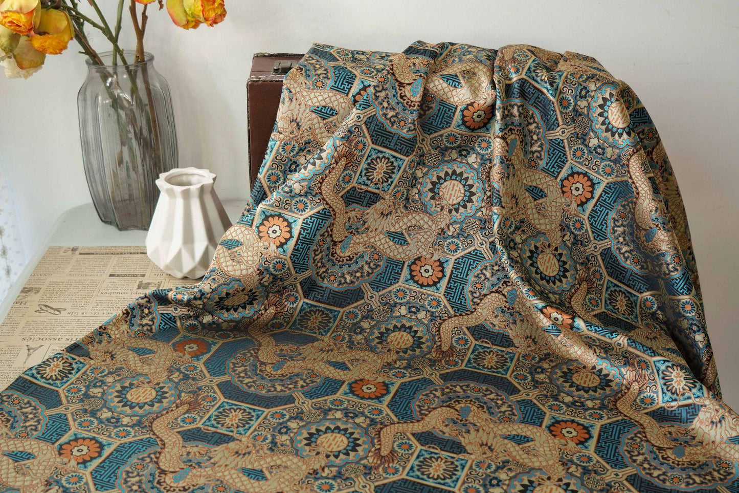 Tissu Dragon Mongol : Motif Bada tibétain pour l’ameublement, les costumes et la décoration