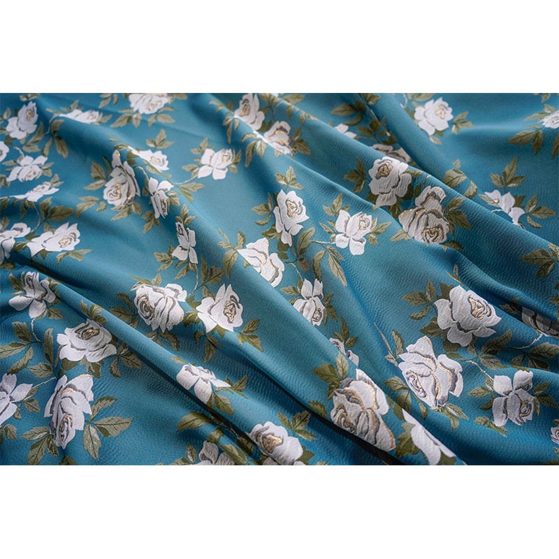 Tissu jacquard à motif floral bleu : tissu d'ameublement métallisé en relief, 160 cm de large