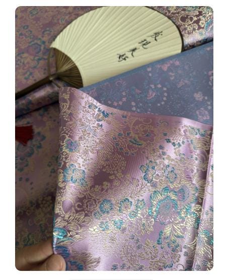 Tissu jacquard brocart vert : Satin brodé de motifs floraux et de vignes de Kuilong chinois