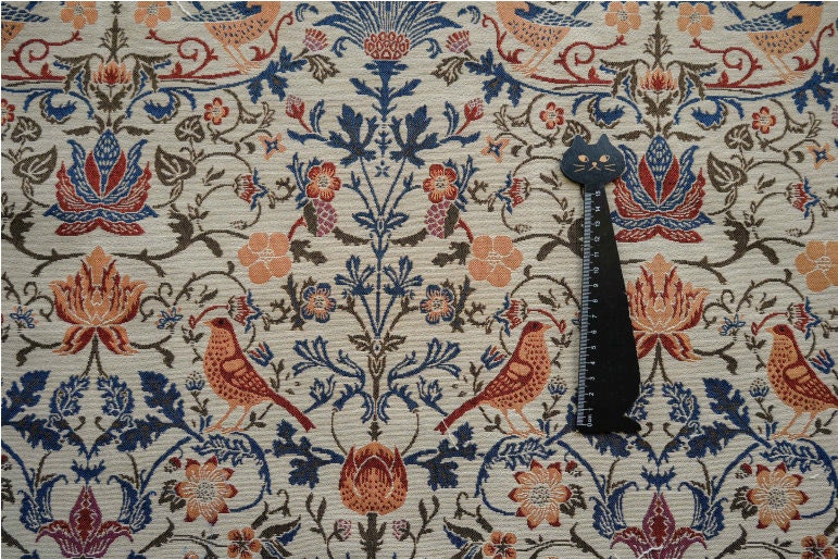 Tissu d'ameublement rétro à motifs d'oiseaux et de fleurs d'automne, idéal pour les costumes et la décoration - 145 cm de large