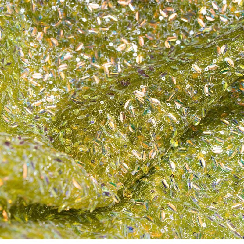 Robe de bal en dentelle à sequins colorés : motif Symphony Gradient Beads, largeur 124 cm