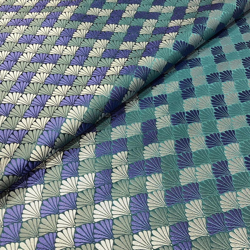 Tissu brocart jacquard coquillage : damas de soie et rayonne de 75 cm de large