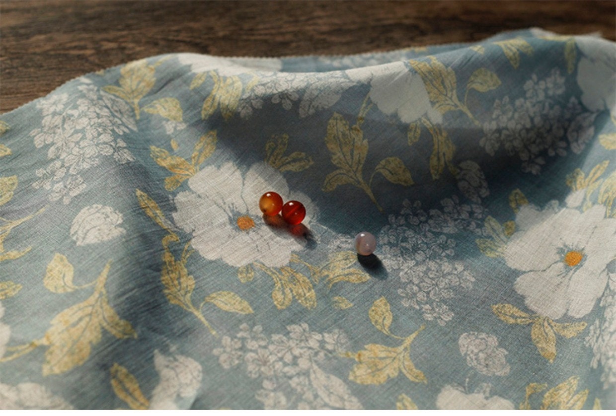 Tissu ramie à motifs floraux : matériau de couture style vintage, 140 cm de large