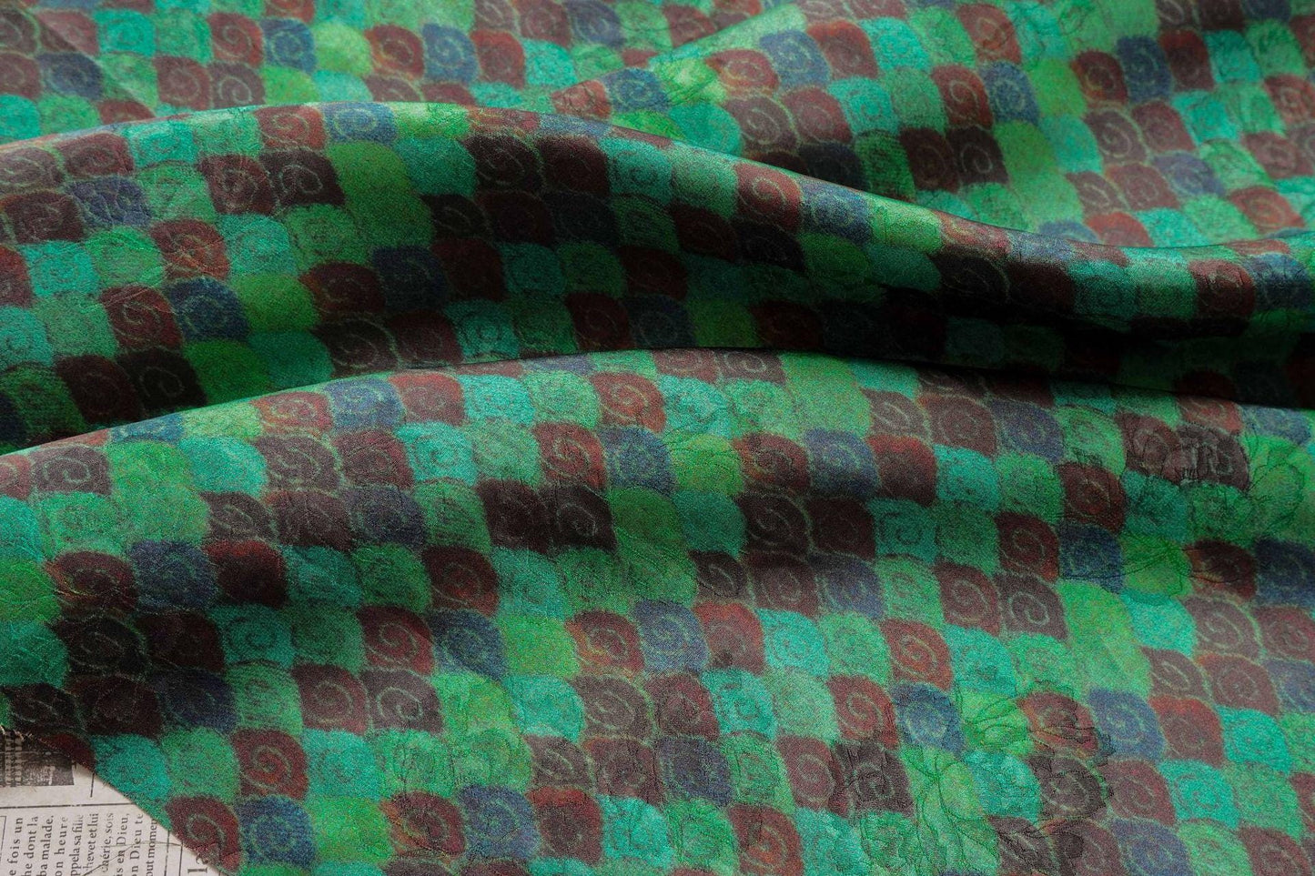 Tissu satin de soie thé : 142 cm de large, motif inversé en rayonne - Couture, costumes, décoration