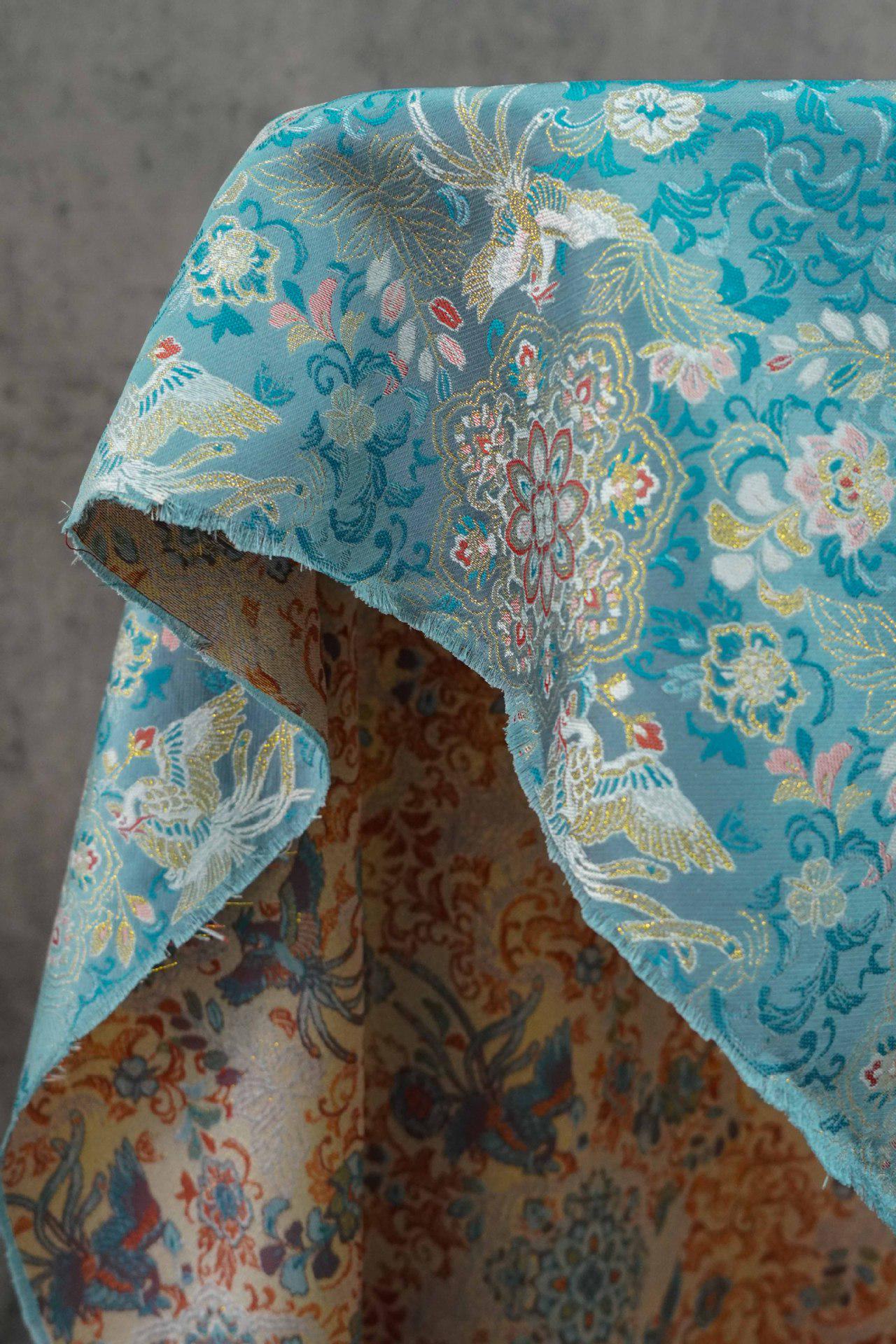 Tissu brocart Phoenix à fils d'or : Jacquard style chinois (140 cm)