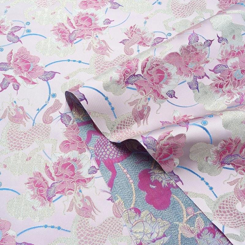 Tissu brocart de soie Kirin rose : Jacquard d'ameublement 59 po de large