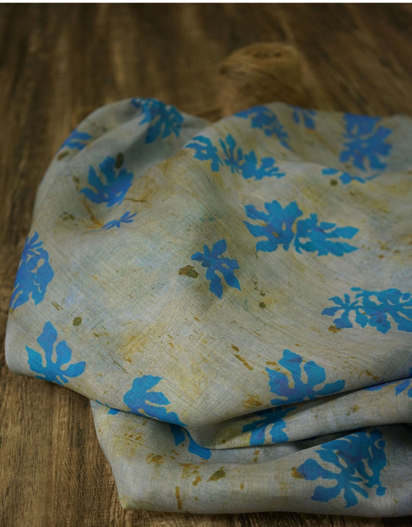 Tissu ramie à motif floral : textile doux pour vêtements et maison, 140 cm de large