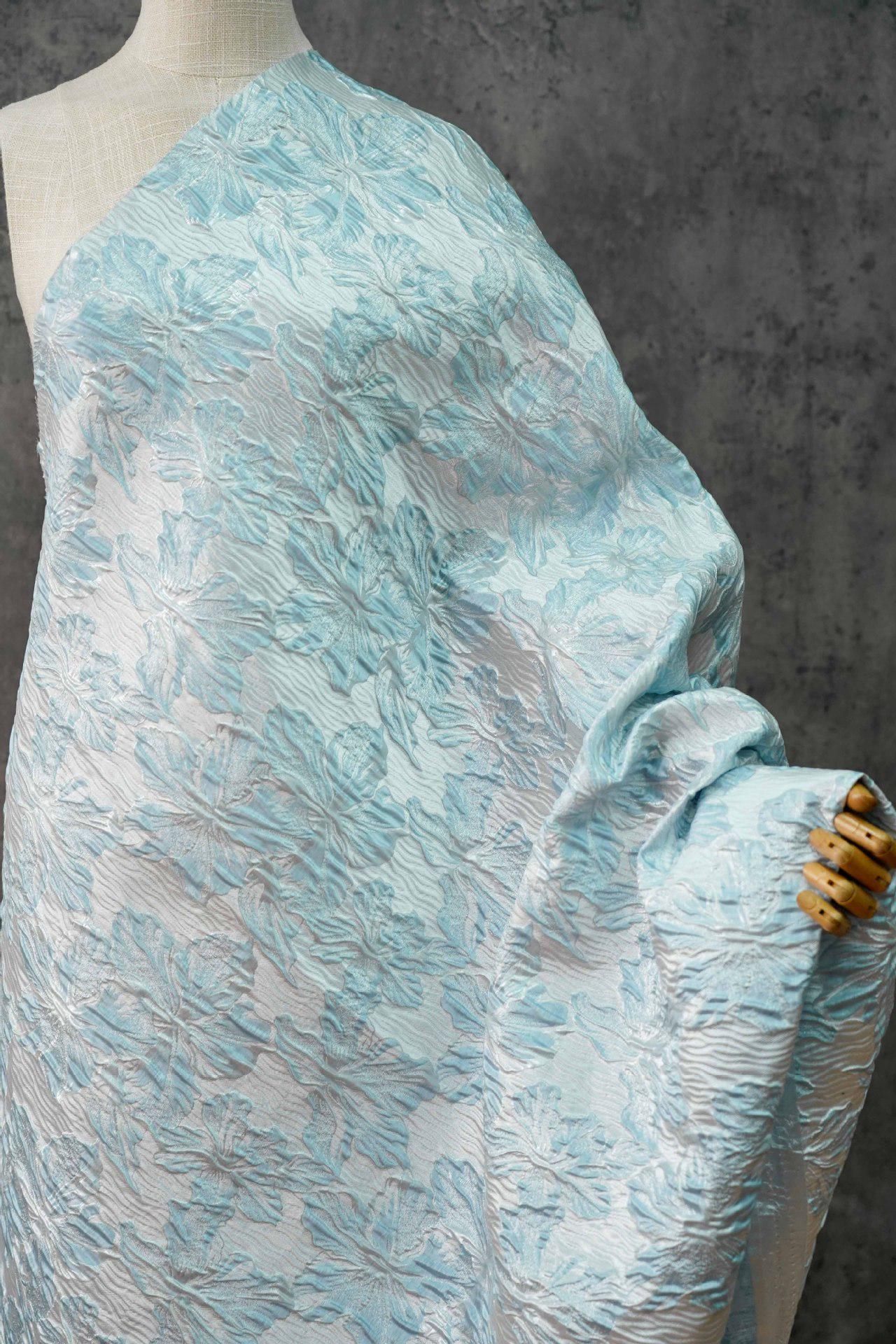 Gold Thread Floral Jacquard Fabric: 3D Oil Painting Texture, 55" Wide