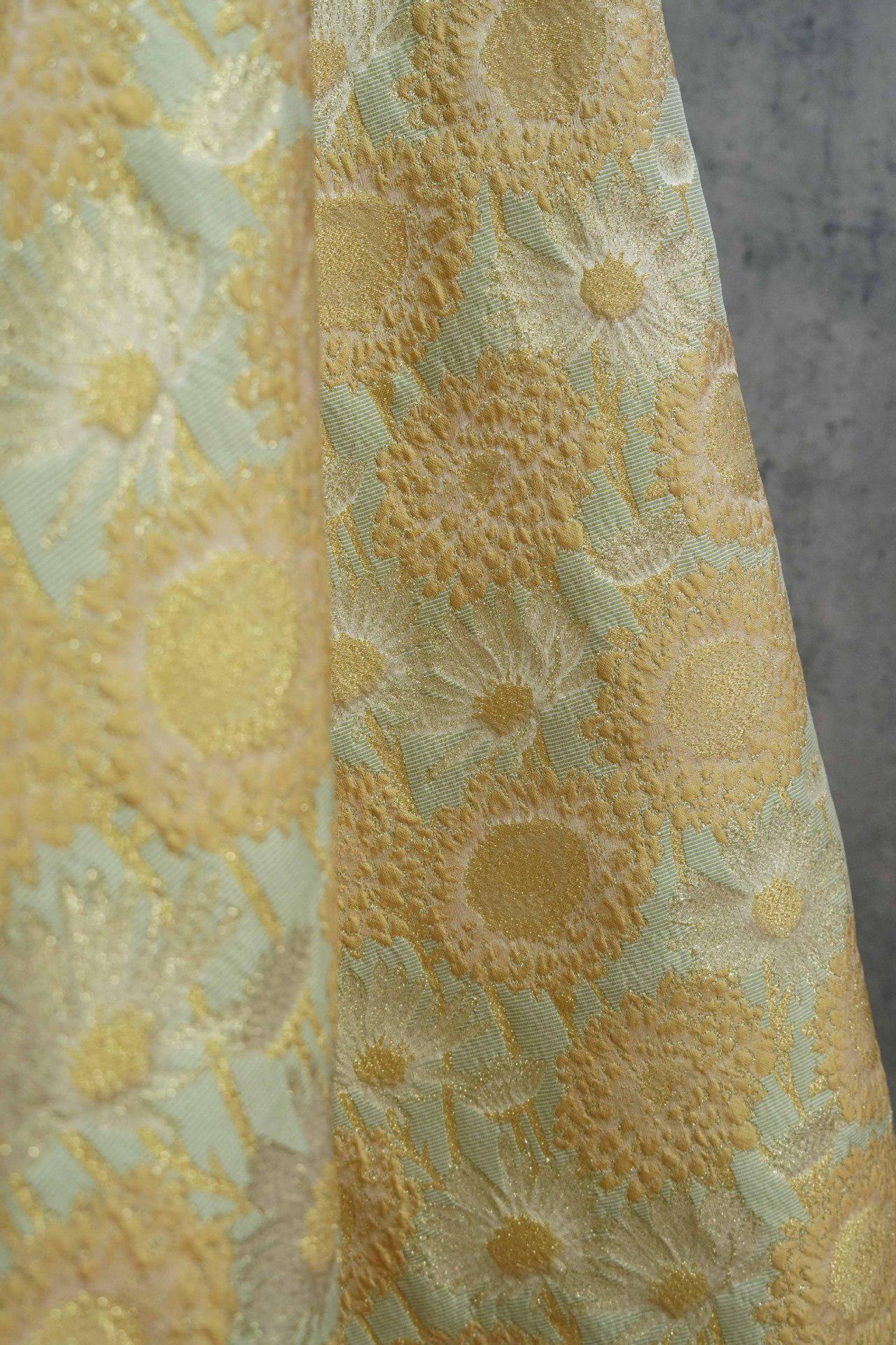Embossed Daisy Jacquard Fabric With Gold Thread: Vintage Court Style, 63"W