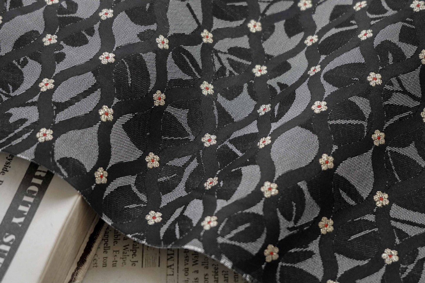 Tissu jacquard brocart ondulé rétro - Matériel de couture à motifs floraux