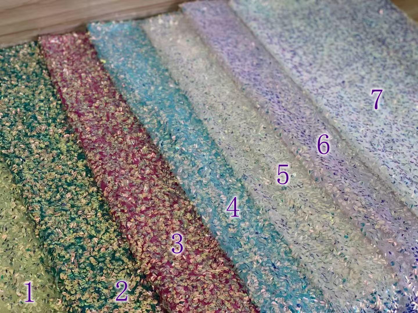 Tissu en maille brodée de sequins, perles incurvées sur toute la largeur, confectionné au mètre.