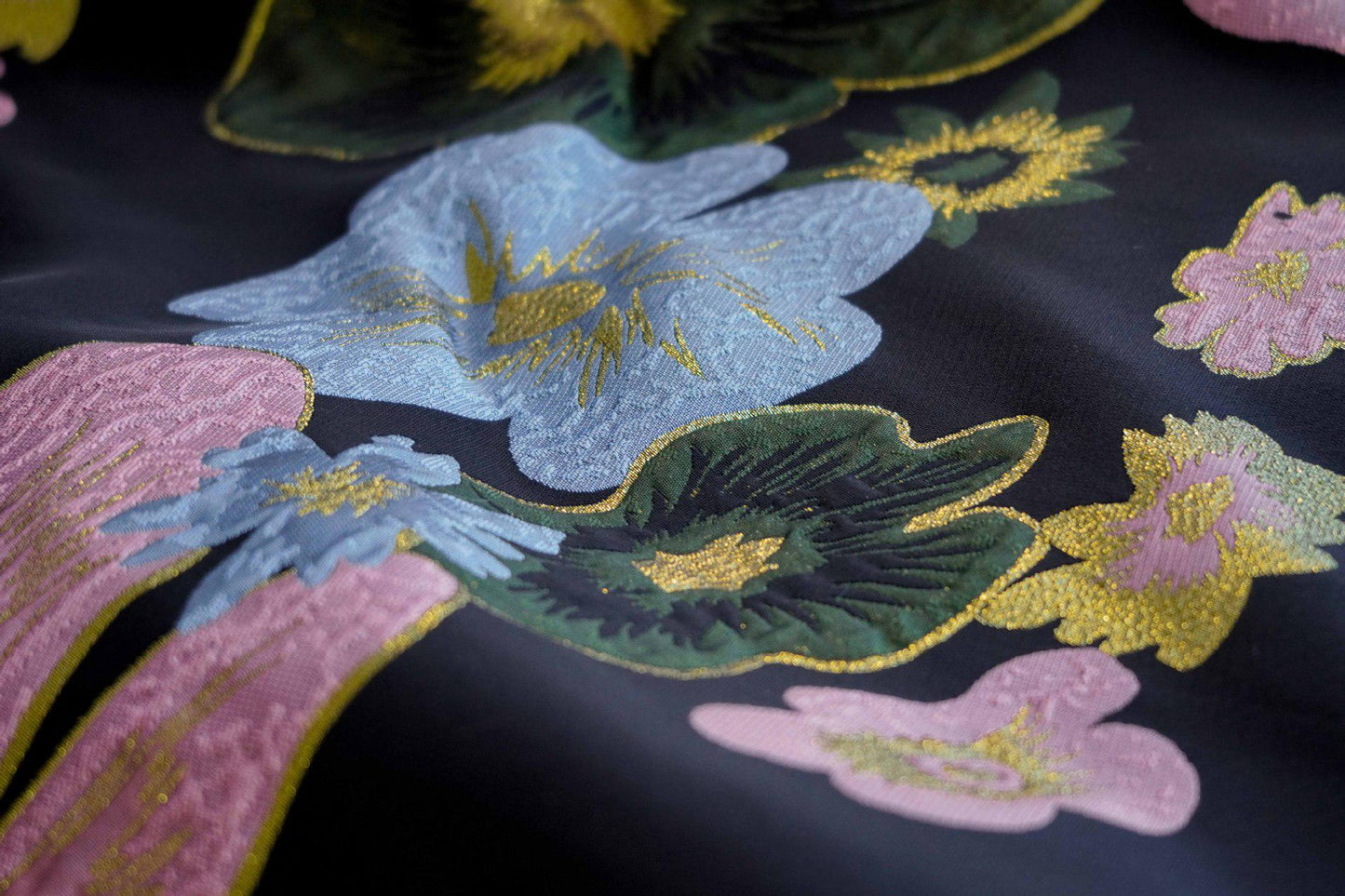 Gold Thread Floral Brocade Fabric: Elegant Dress, Upholstery & Home D�ï¿