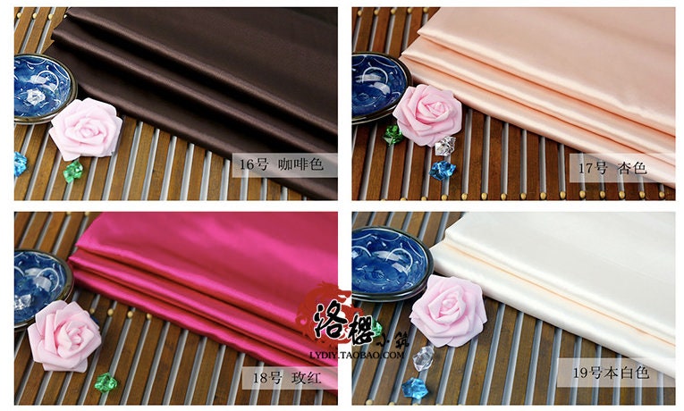 Tissu satin de soie uni : tissu de luxe pour robes de 150 cm de large