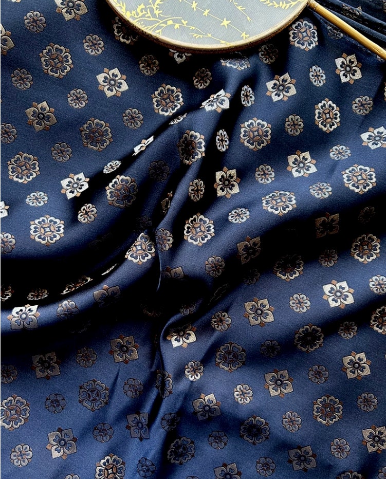 Nishijin Brocade Fabric: Tang Dynasty Pipa Pattern, Gold Thread (59"W)