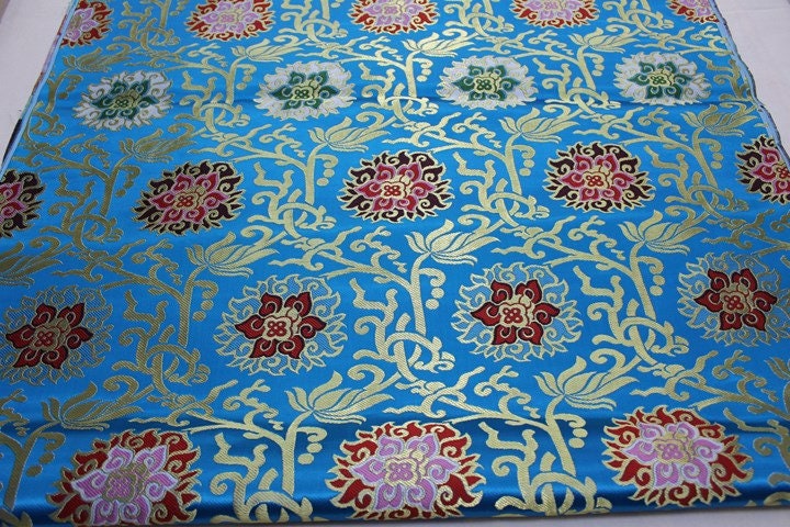 Tissu brocart jacquard à motifs floraux : style sino-mongol (vendu au mètre)