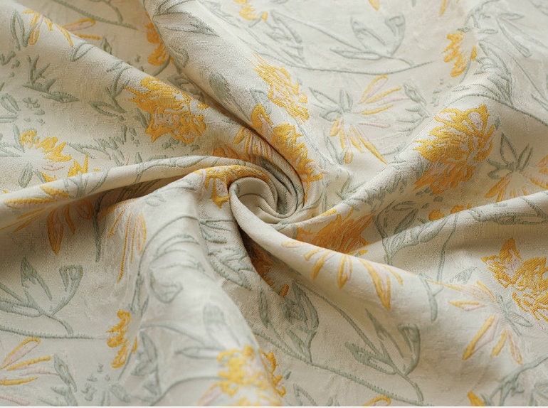 Tissu jacquard floral en relief : style vintage pour ameublement, robes, rideaux - 162,5 cm de large