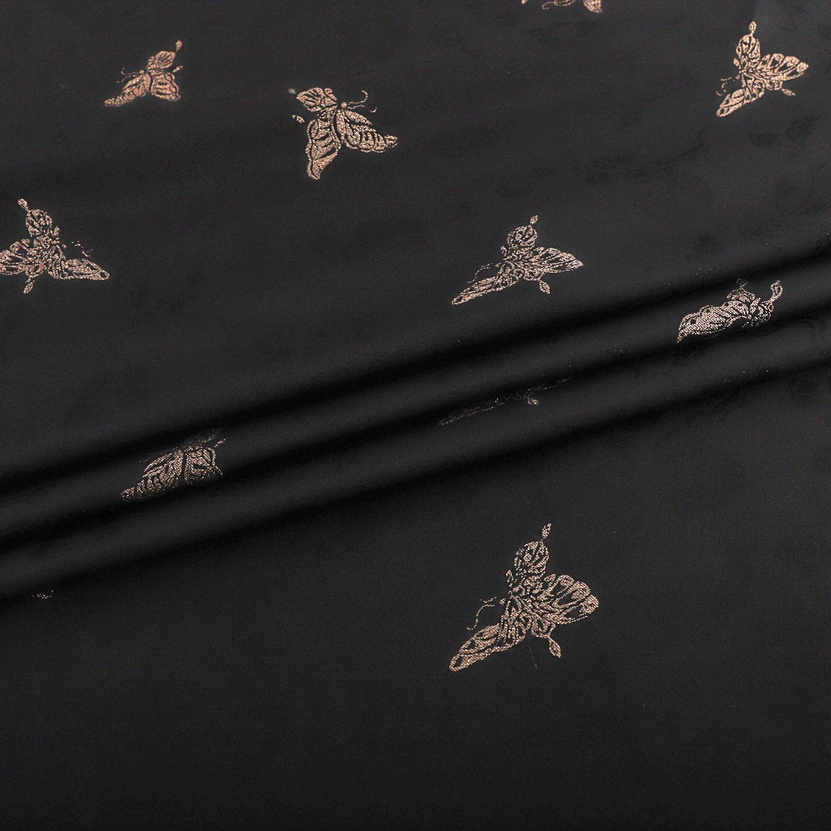 Tissu brocart papillon : tissage japonais Nishijin, fil d'or (59"L)