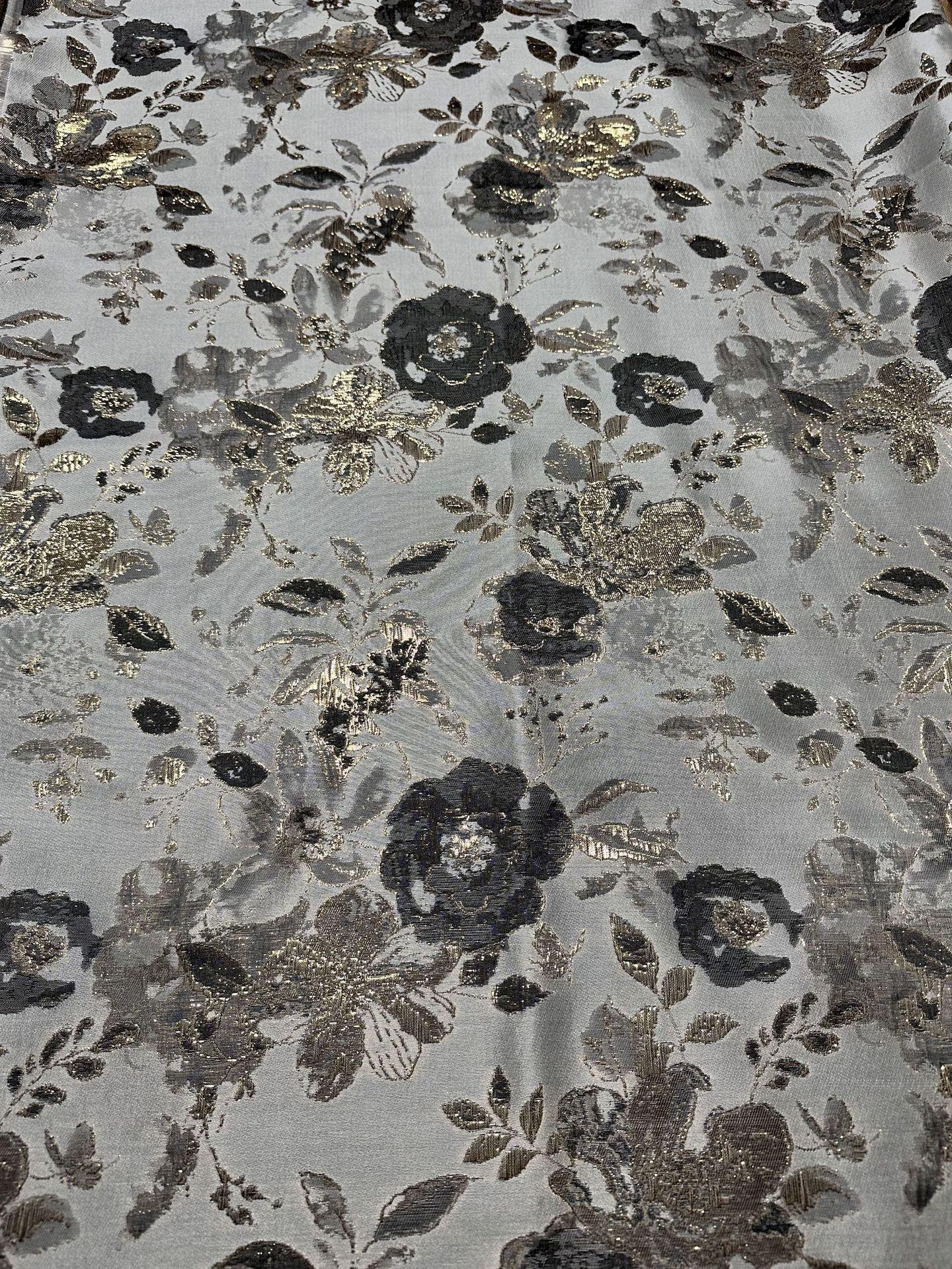 Tissu jacquard floral avec fil doré ��� Tissu de couture tissé couleur" Large