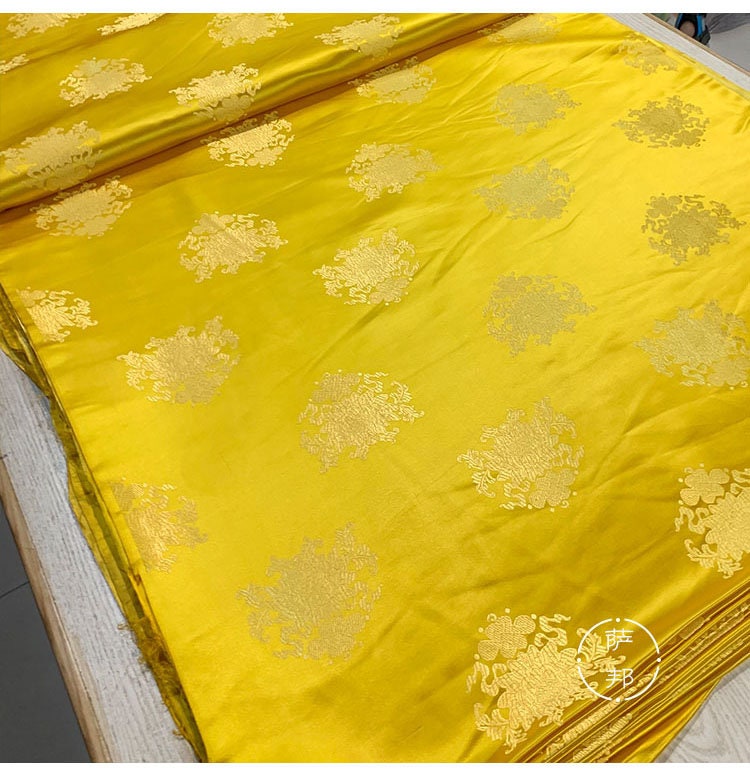 Tissu brocart or brillant vintage : jacquard de soie et rayonne (largeur 75 cm)