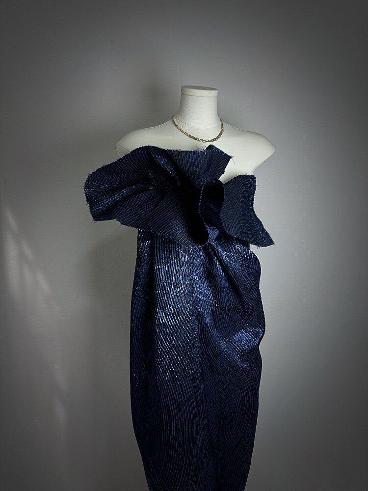 Navy Blue Metallic Jacquard Fabric, 3D Textured Wave Pattern Stretch Brocade for Evening Gowns, Runway Dresses and Skirts, 55“