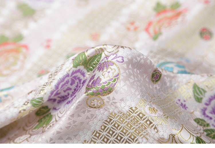 Tissu brocart de soie à motif de fleurs de cerisier : tissu de kimono japonais Kinran (largeur 29,5")