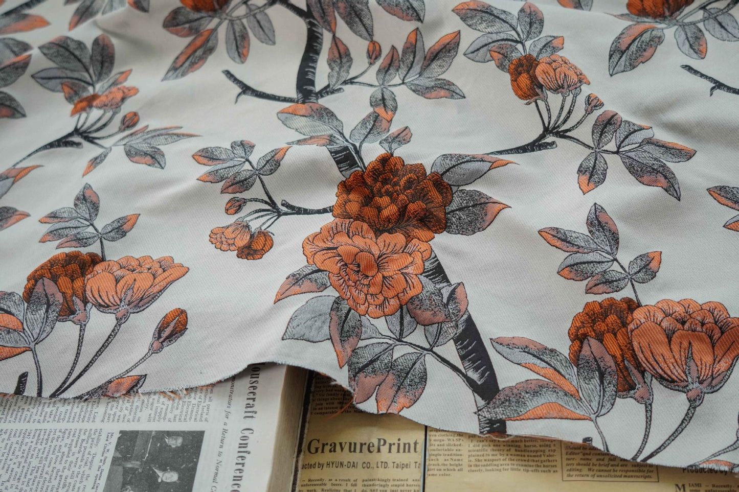 Retro Floral Jacquard Fabric: 3D Designer Upholstery, Costume, Decor