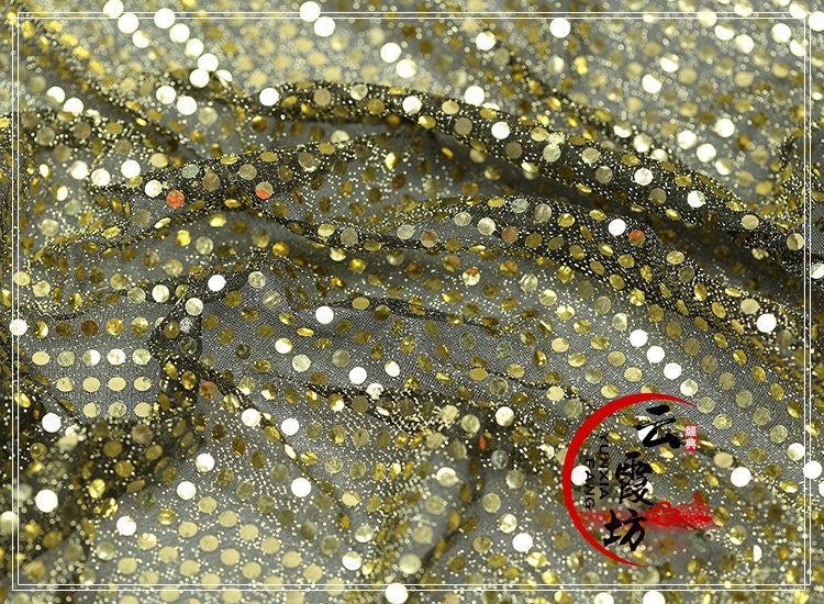 Tissu extensible en maille pailletée, 109 cm de large, pour costumes et couture de poupées, vendu au mètre.