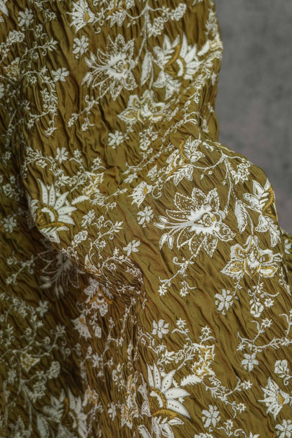 Gold Thread Jacquard Fabric: 3D Flower Design, Upholstery & Costume