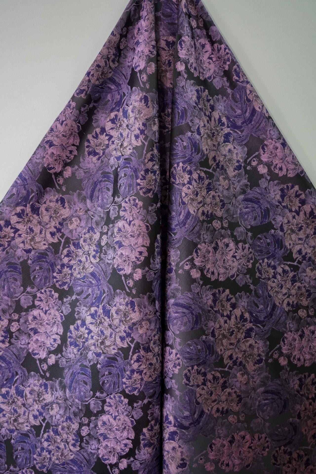 Tissu jacquard à motifs floraux violets : tissu teint en fil de 152 cm de large pour la couture et l’ameublement
