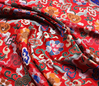 Tissu brocart de lotus tibétain : broderie satinée rouge, 71 cm de large