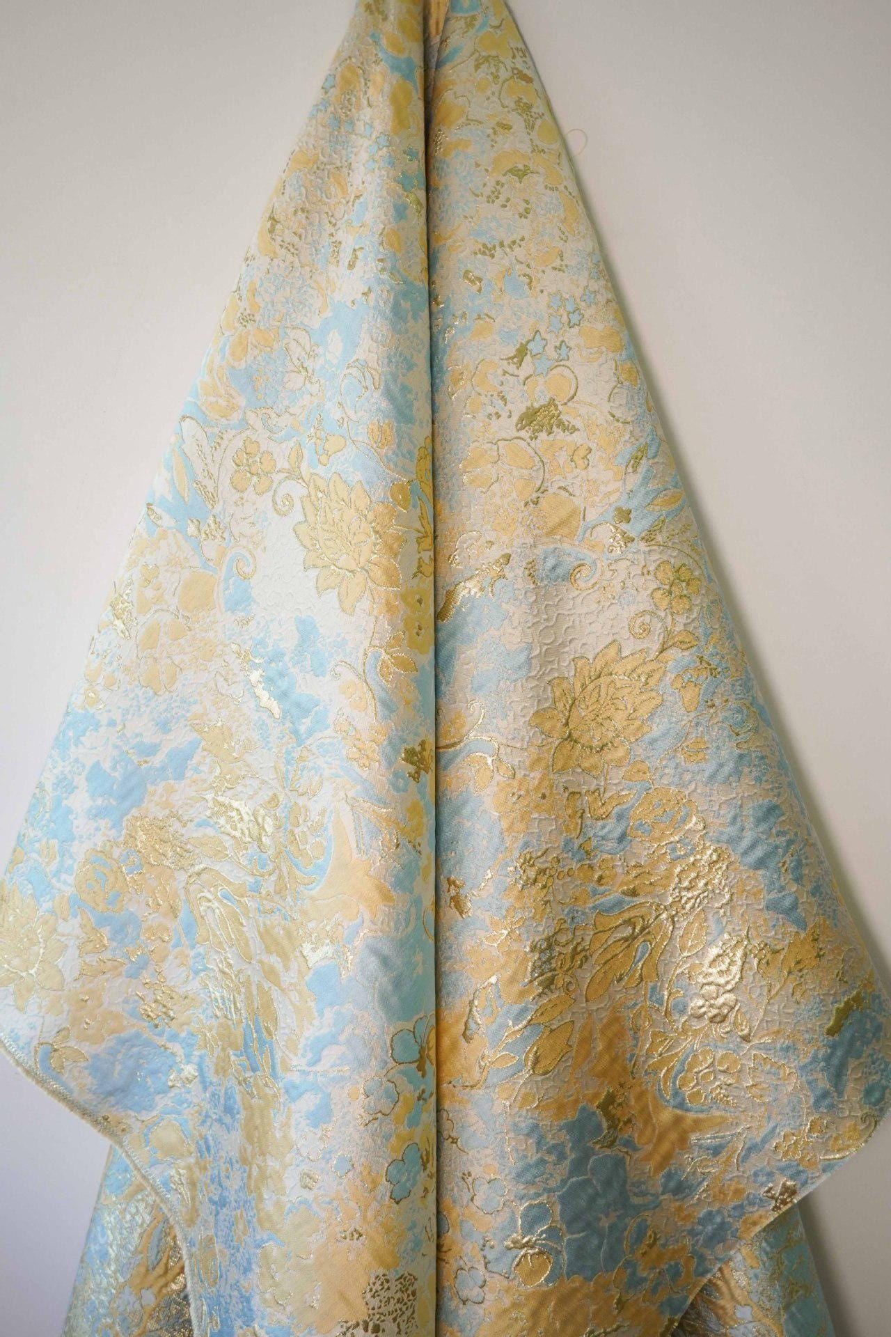 Tissu jacquard à fil doré : texture peinture à l’huile 3D, largeur 140 cm (55 po) – au mètre