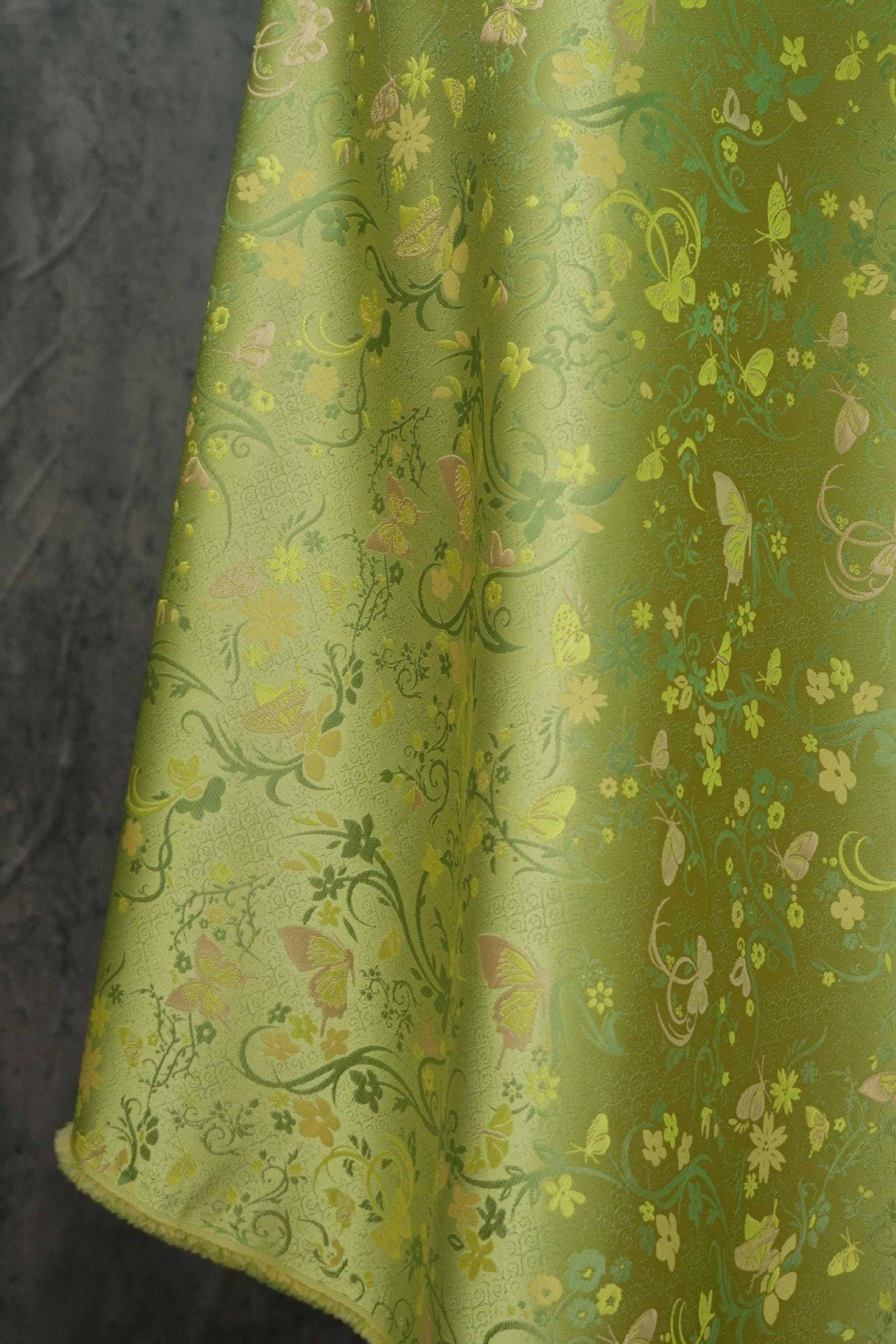 Tissu brocart papillon vert printemps : jacquard polyester de 165 cm de large