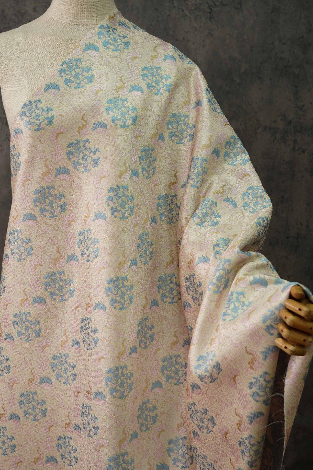 Tissu brocart à motif pivoine : 55 pouces, style tibétain impérial