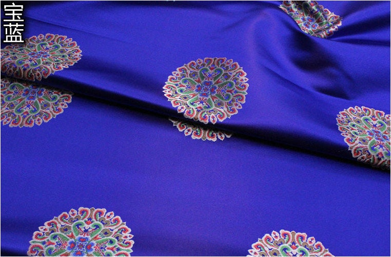 Tissu brocart de soie chinois à motif paon - Magenta et couleurs