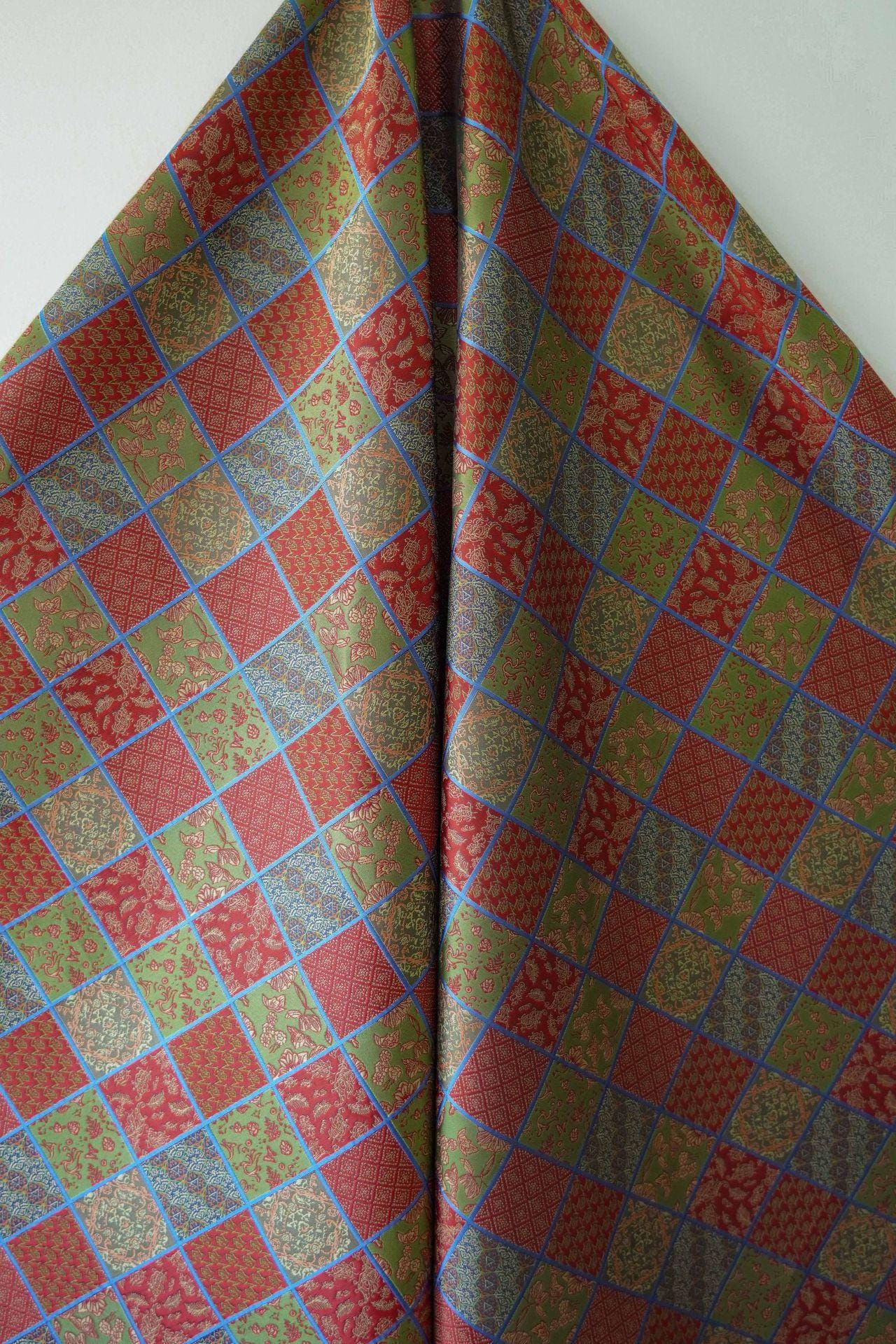 Floral Jacquard Woven Fabric: Embossed Upholstery Sewing DIY - 55"W