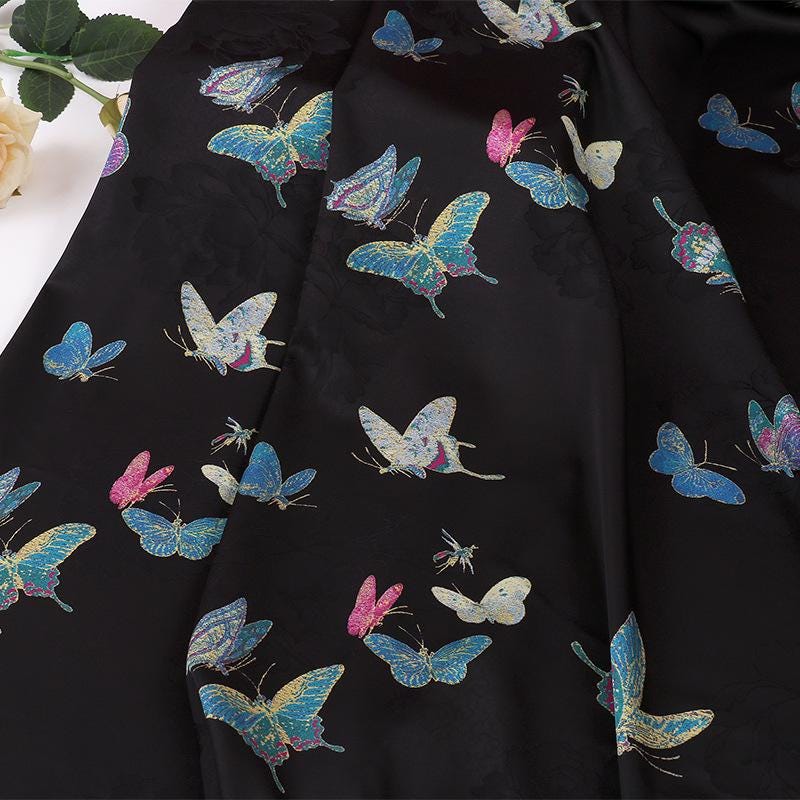 Tissu jacquard à papillons pivoines : Brocart en mélange de rayonne pour cheongsam