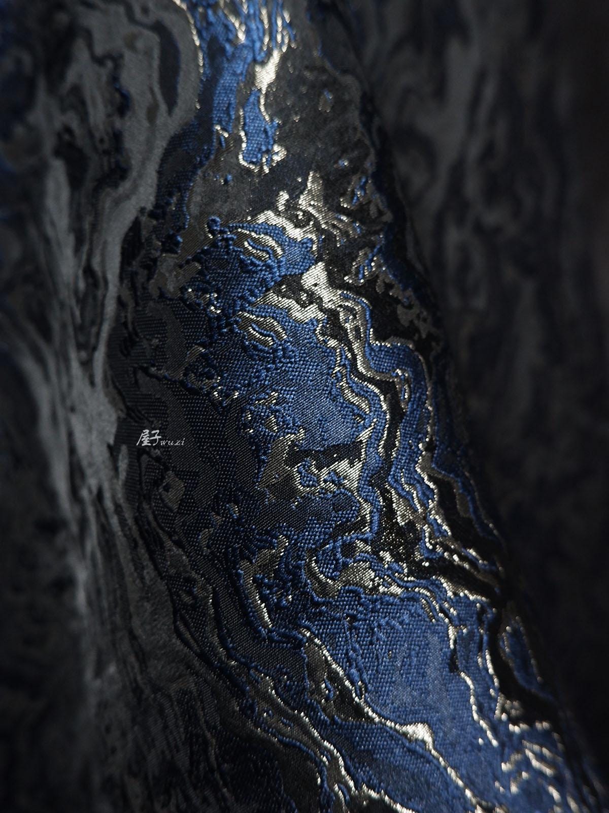 Tissu jacquard Lava Rock Ripple : bleu et or, ameublement, rideaux - 165 cm de large