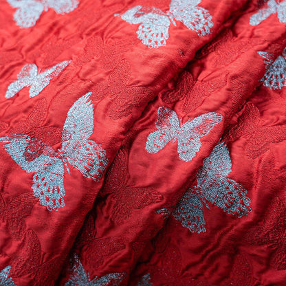 Tissu jacquard rouge à motifs papillons : 117 cm de large, tissu d'ameublement et de costumes